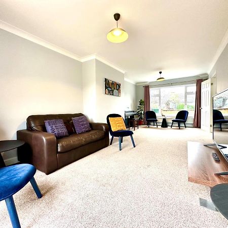 Spacious 3 Double Bedroomed House In Bicester Zewnętrze zdjęcie
